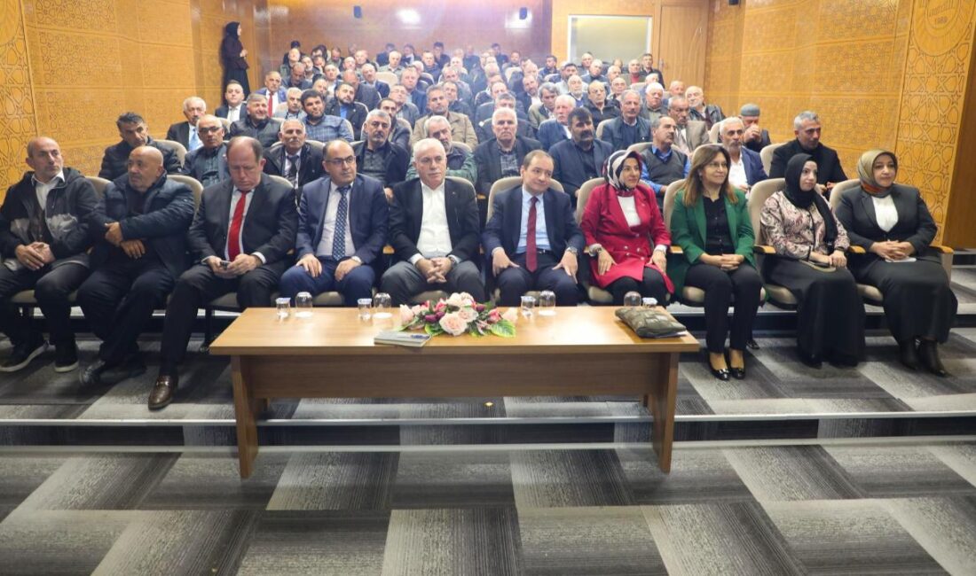 Muhtarlar için Eğitim Programı Açılışı Gerçekleşti Başkan Memiş’ten Muhtarların Önemi