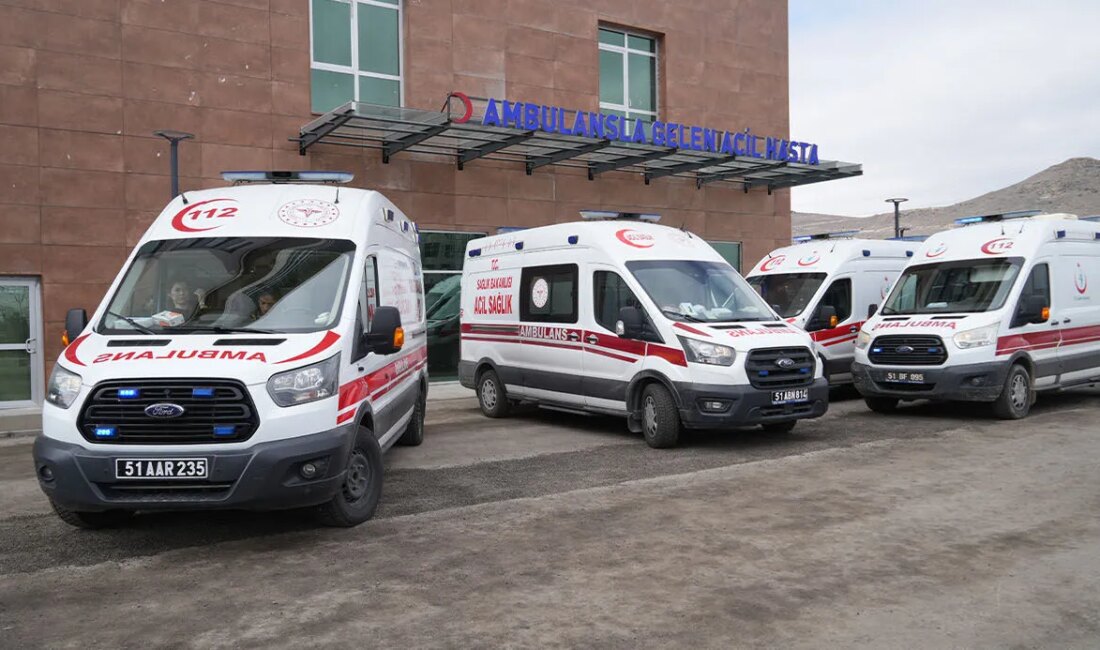 Niğde’de Öğrenciler Tavuk Döner Sonrası Hastaneye Kaldırıldı Öğrencilerde Bulantı ve