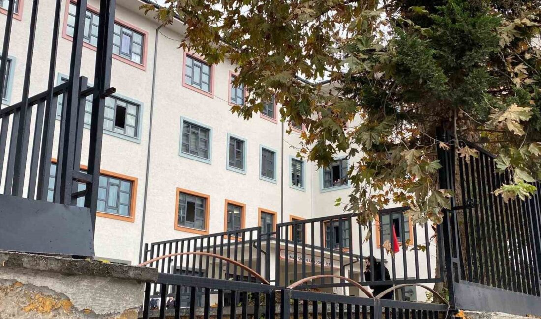 İzmit’te Okul Penceresinden Düşen Öğrenci Hayat Mücadelesi Veriyor Olayın Detayları