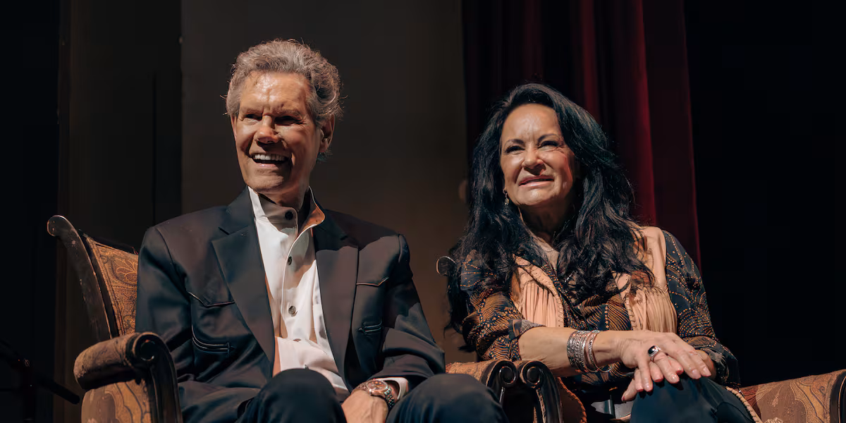 Randy Travis Monroe Civic Center'da Hayranlarıyla Buluşuyor! Randy Travis Monroe Civic Centerda Hayranlariyla Bulusuyor