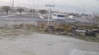 Bolvadin’de Öğrenci Servisi Kazası: 18 Yaralı Kaza Anının Detayları Afyonkarahisar’ın