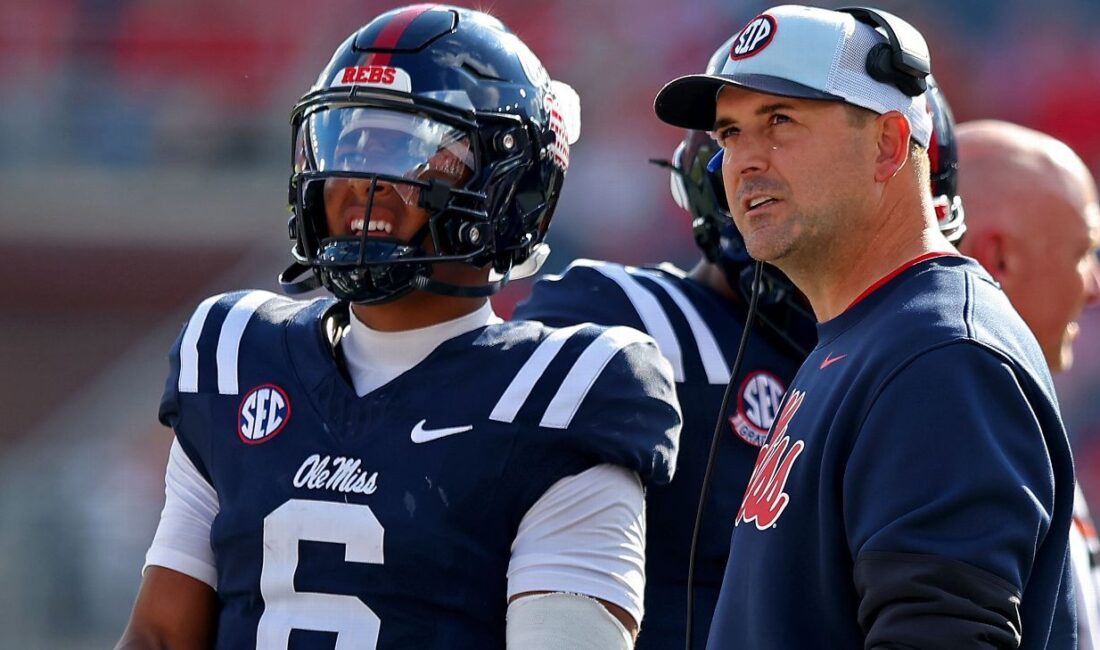 LSU Asistan Koçu Charlie Weis Jr., Ole Miss’e Dönüyor Kısa