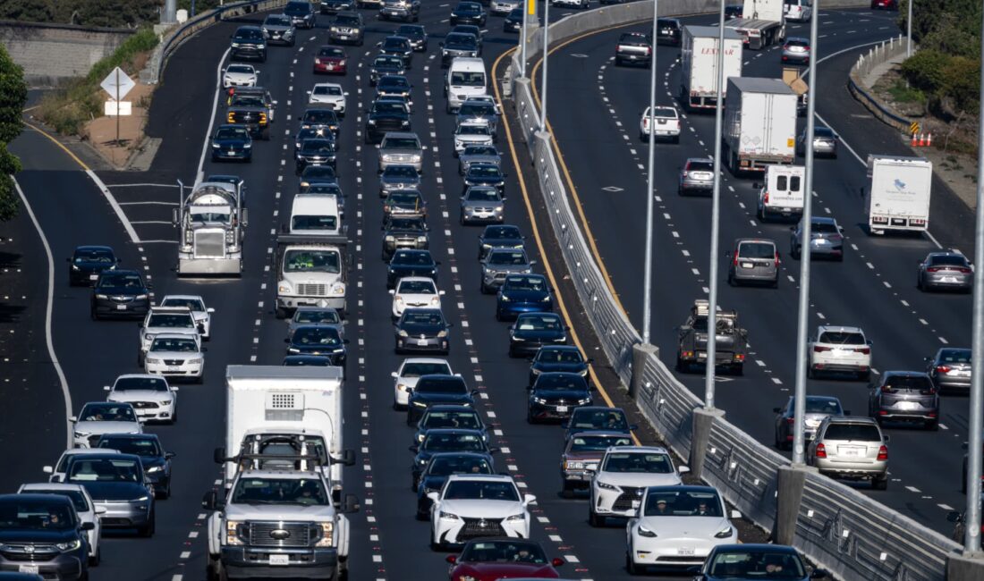Trump, Biden Dönemi Yakıt Ekonomi Standartlarını Kesme Planını Açıkladı CAFE