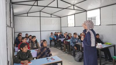 Gazze’de Eğitim Adeletini Yeniden İnşa Etmek: Çadır Eğitim Kampüsü Açıldı