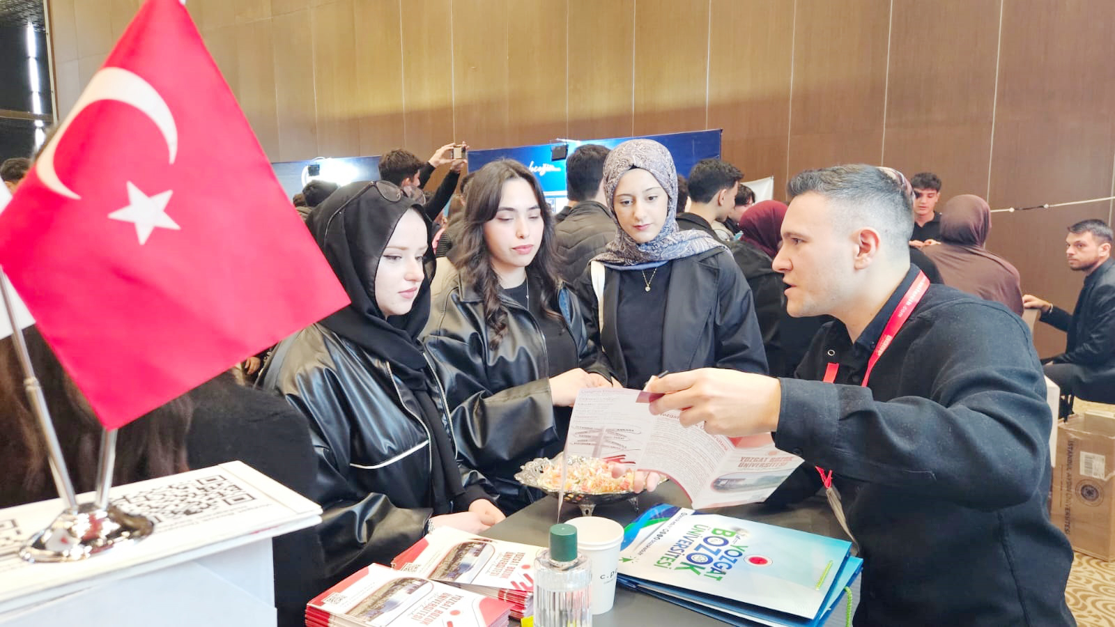 YÖK'ün Tercih Günlerinde 4 Bini Aşkın Öğrenci Burs ve Kontenjan İçin Bizi Ziyaret Etti Yozgat Bozok Üniversitesi, EKET Fuarcılık tarafından düzenlenen “Üniversite Tanıtım Günleri”ne