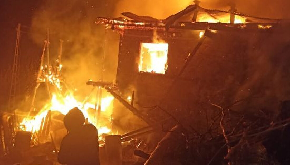 Adana’da Yangın: Ev Kullanılamaz Hale Geldi, Okul Lojmanı Hasar Gördü