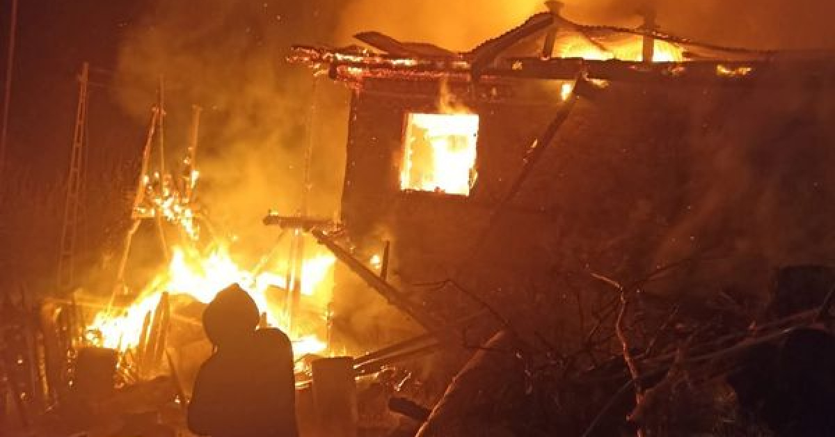 Yangin Tatilindeki Okul Lojmani Hasar Gordu Veli Toplantisi Riskte