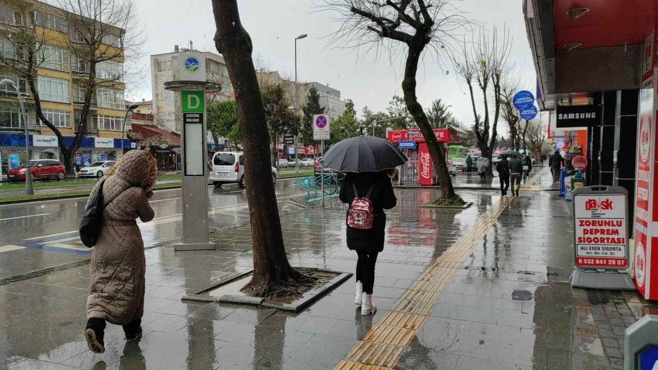 <p><strong>"5 Günlük Hava Durumu: Sıcaklık, Yağış ve Rüzgar Flaş Gelişmeler!"</strong></p> quot5 Gunluk Hava Durumu Sicaklik Yagis ve Ruzgar Flas Gelismelerquot